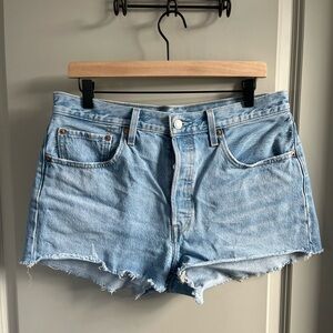 LEVI’S Women’s Mid-Rise Denim Cutoff Shorts - Size 31